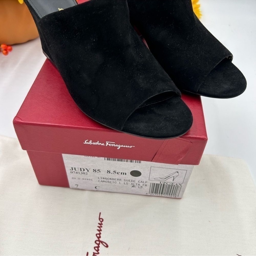 Women’s Salvatore Ferragamo, Judy, 85 suede mules, size 7, made in Italy - Picture 10 of 12